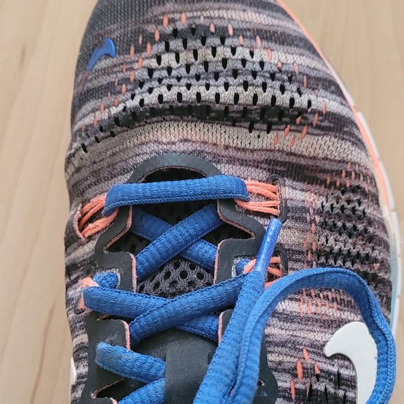 Nike Fly Knit - Size 6 - Picture 5 of 7
